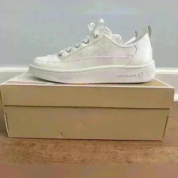 Michael Kors brand new size 8.5 sneakers - Picture 1 of 4